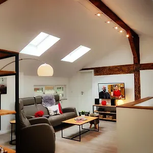  Apartment Linder